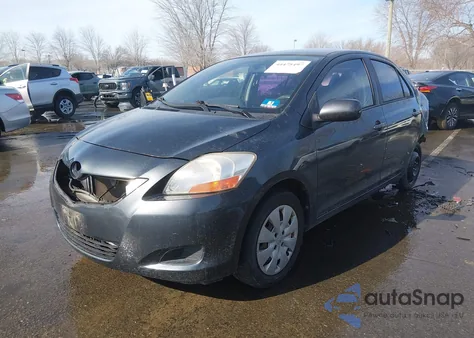 2010 Toyota Yaris z USA, uszkodzony, nr VIN JTDBT4K31A1396434